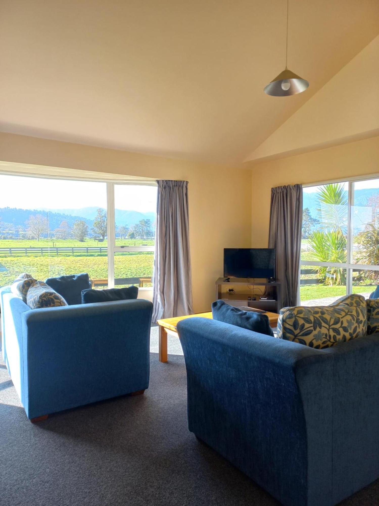 Karamea River Motels Room photo