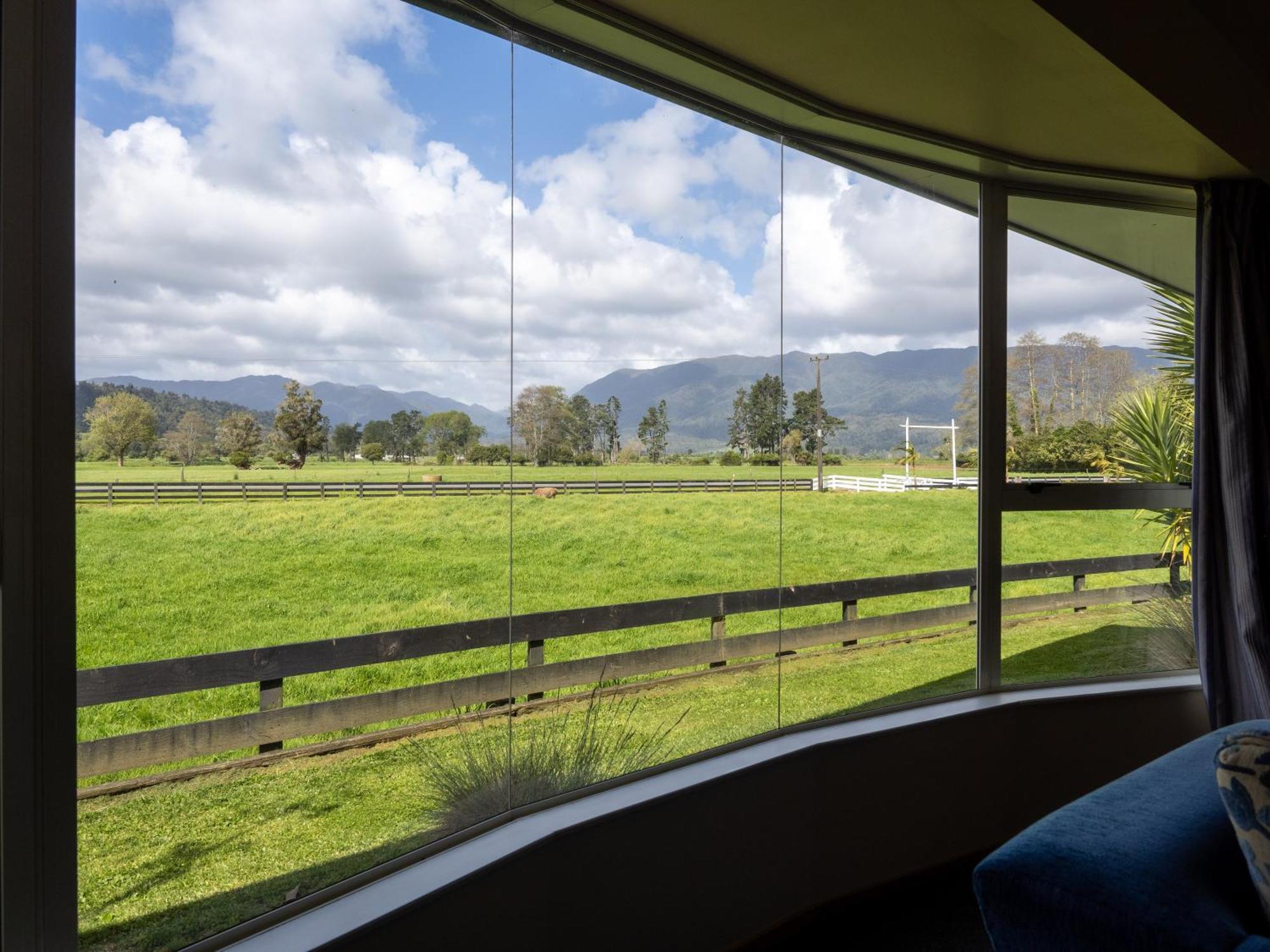 Karamea River Motels Room photo